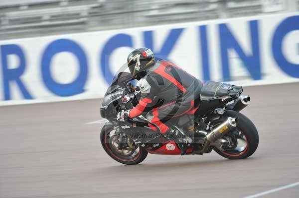 Motorcycle action photographs;Rockingham;Rockingham photographs;Trackday digital images;event digital images;eventdigitalimages;no limits trackday;peter wileman photography;rockingham corby northamptonshire;trackday;trackday photos