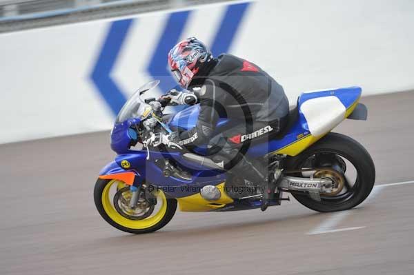 Motorcycle action photographs;Rockingham;Rockingham photographs;Trackday digital images;event digital images;eventdigitalimages;no limits trackday;peter wileman photography;rockingham corby northamptonshire;trackday;trackday photos