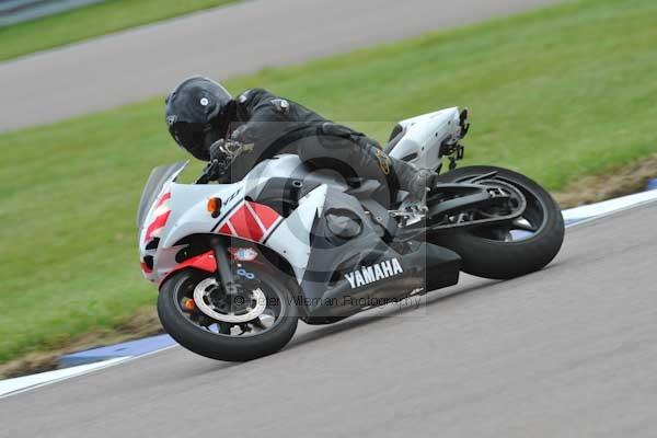 Motorcycle action photographs;Rockingham;Rockingham photographs;Trackday digital images;event digital images;eventdigitalimages;no limits trackday;peter wileman photography;rockingham corby northamptonshire;trackday;trackday photos