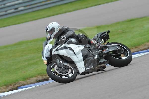 Motorcycle action photographs;Rockingham;Rockingham photographs;Trackday digital images;event digital images;eventdigitalimages;no limits trackday;peter wileman photography;rockingham corby northamptonshire;trackday;trackday photos