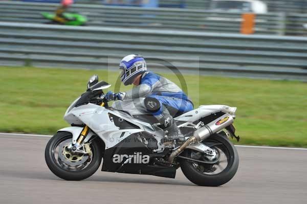 Motorcycle action photographs;Rockingham;Rockingham photographs;Trackday digital images;event digital images;eventdigitalimages;no limits trackday;peter wileman photography;rockingham corby northamptonshire;trackday;trackday photos