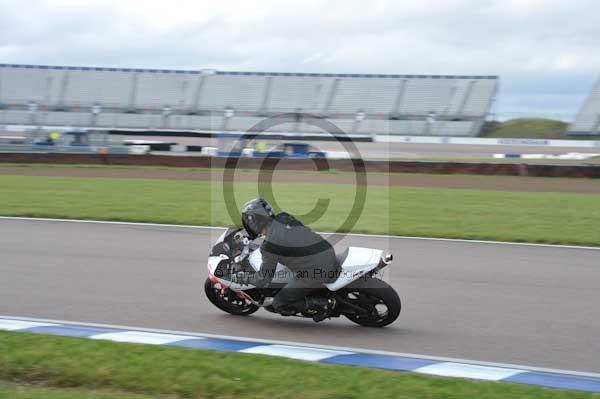 Motorcycle action photographs;Rockingham;Rockingham photographs;Trackday digital images;event digital images;eventdigitalimages;no limits trackday;peter wileman photography;rockingham corby northamptonshire;trackday;trackday photos