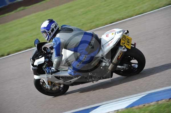 Motorcycle action photographs;Rockingham;Rockingham photographs;Trackday digital images;event digital images;eventdigitalimages;no limits trackday;peter wileman photography;rockingham corby northamptonshire;trackday;trackday photos