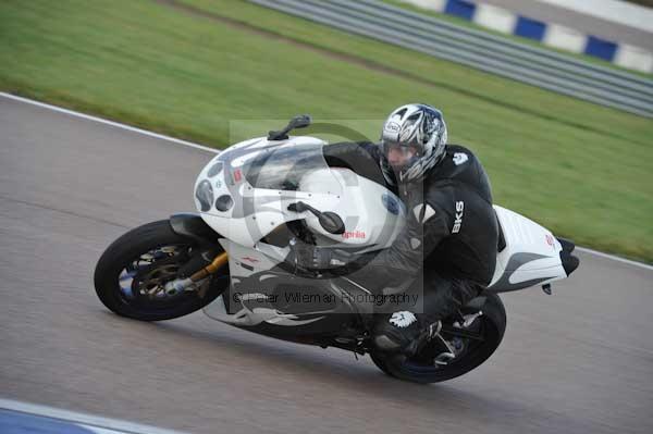 Motorcycle action photographs;Rockingham;Rockingham photographs;Trackday digital images;event digital images;eventdigitalimages;no limits trackday;peter wileman photography;rockingham corby northamptonshire;trackday;trackday photos