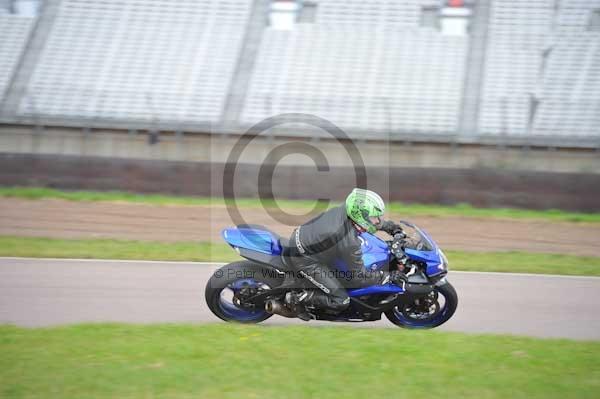 Motorcycle action photographs;Rockingham;Rockingham photographs;Trackday digital images;event digital images;eventdigitalimages;no limits trackday;peter wileman photography;rockingham corby northamptonshire;trackday;trackday photos