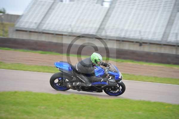 Motorcycle action photographs;Rockingham;Rockingham photographs;Trackday digital images;event digital images;eventdigitalimages;no limits trackday;peter wileman photography;rockingham corby northamptonshire;trackday;trackday photos