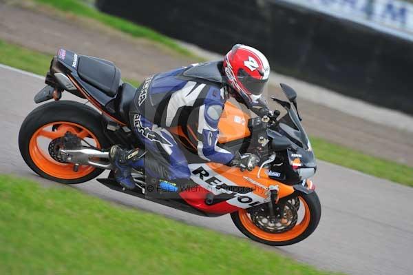 Motorcycle action photographs;Rockingham;Rockingham photographs;Trackday digital images;event digital images;eventdigitalimages;no limits trackday;peter wileman photography;rockingham corby northamptonshire;trackday;trackday photos