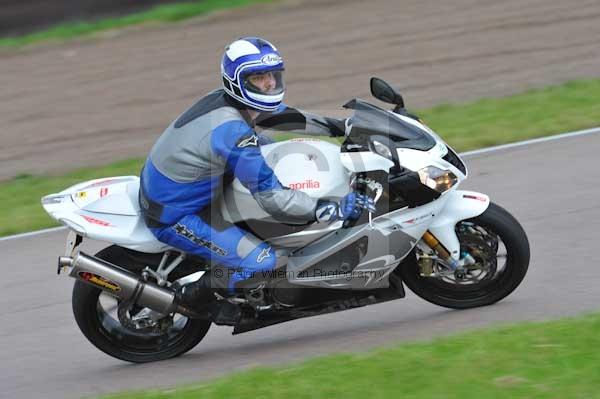 Motorcycle action photographs;Rockingham;Rockingham photographs;Trackday digital images;event digital images;eventdigitalimages;no limits trackday;peter wileman photography;rockingham corby northamptonshire;trackday;trackday photos