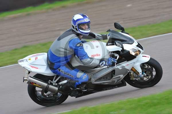 Motorcycle action photographs;Rockingham;Rockingham photographs;Trackday digital images;event digital images;eventdigitalimages;no limits trackday;peter wileman photography;rockingham corby northamptonshire;trackday;trackday photos