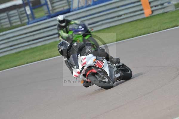 Motorcycle action photographs;Rockingham;Rockingham photographs;Trackday digital images;event digital images;eventdigitalimages;no limits trackday;peter wileman photography;rockingham corby northamptonshire;trackday;trackday photos