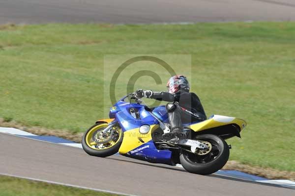 Motorcycle action photographs;Rockingham;Rockingham photographs;Trackday digital images;event digital images;eventdigitalimages;no limits trackday;peter wileman photography;rockingham corby northamptonshire;trackday;trackday photos