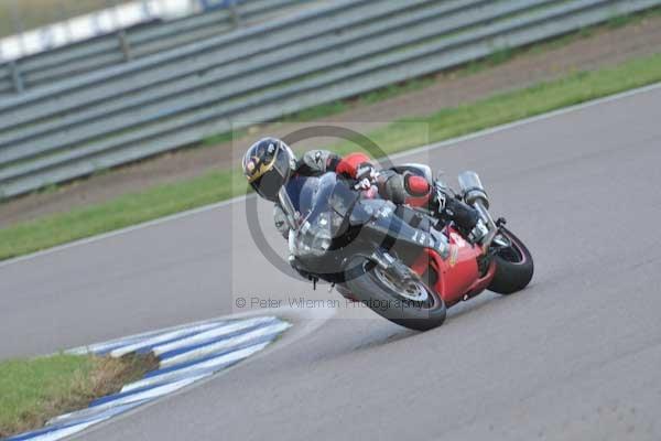 Motorcycle action photographs;Rockingham;Rockingham photographs;Trackday digital images;event digital images;eventdigitalimages;no limits trackday;peter wileman photography;rockingham corby northamptonshire;trackday;trackday photos