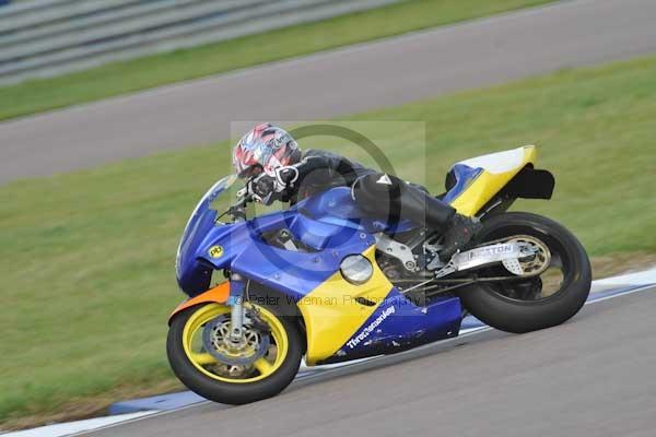 Motorcycle action photographs;Rockingham;Rockingham photographs;Trackday digital images;event digital images;eventdigitalimages;no limits trackday;peter wileman photography;rockingham corby northamptonshire;trackday;trackday photos