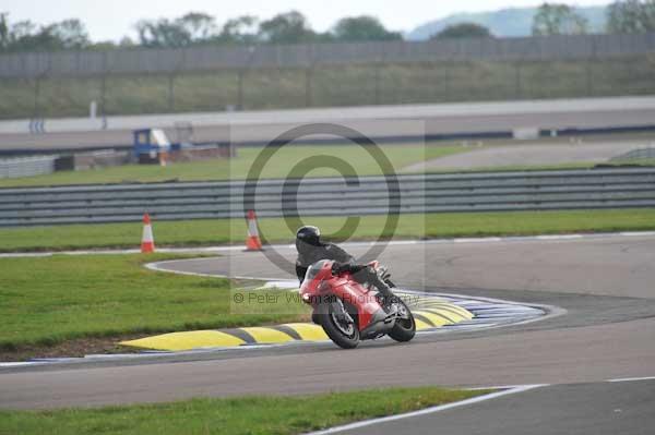 Motorcycle action photographs;Rockingham;Rockingham photographs;Trackday digital images;event digital images;eventdigitalimages;no limits trackday;peter wileman photography;rockingham corby northamptonshire;trackday;trackday photos