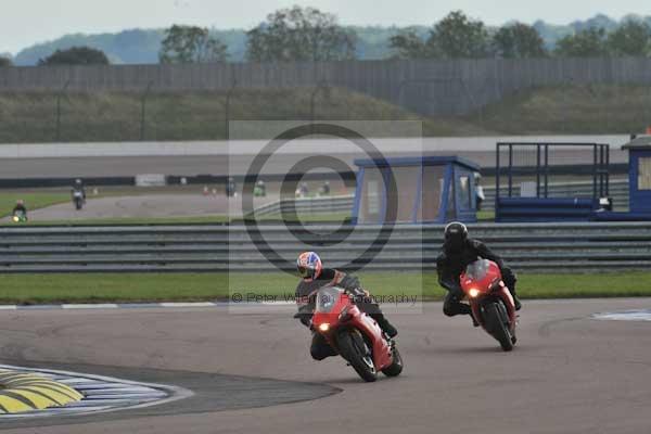 Motorcycle action photographs;Rockingham;Rockingham photographs;Trackday digital images;event digital images;eventdigitalimages;no limits trackday;peter wileman photography;rockingham corby northamptonshire;trackday;trackday photos