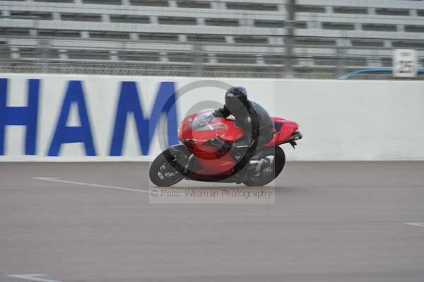 Motorcycle action photographs;Rockingham;Rockingham photographs;Trackday digital images;event digital images;eventdigitalimages;no limits trackday;peter wileman photography;rockingham corby northamptonshire;trackday;trackday photos