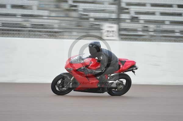 Motorcycle action photographs;Rockingham;Rockingham photographs;Trackday digital images;event digital images;eventdigitalimages;no limits trackday;peter wileman photography;rockingham corby northamptonshire;trackday;trackday photos