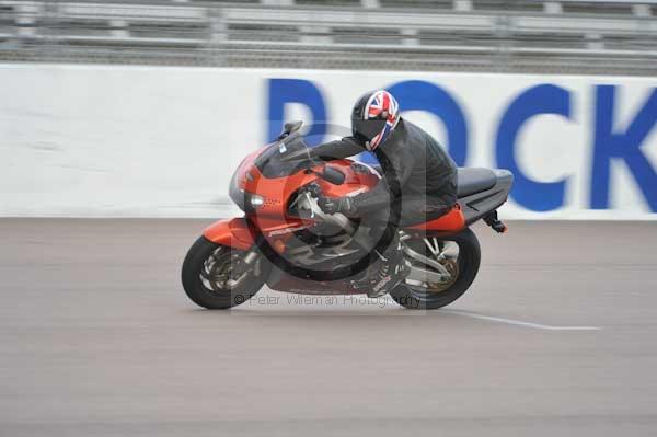 Motorcycle action photographs;Rockingham;Rockingham photographs;Trackday digital images;event digital images;eventdigitalimages;no limits trackday;peter wileman photography;rockingham corby northamptonshire;trackday;trackday photos