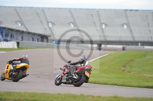 Motorcycle action photographs;Rockingham;Rockingham photographs;Trackday digital images;event digital images;eventdigitalimages;no limits trackday;peter wileman photography;rockingham corby northamptonshire;trackday;trackday photos