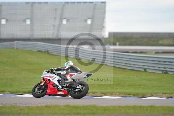 Motorcycle action photographs;Rockingham;Rockingham photographs;Trackday digital images;event digital images;eventdigitalimages;no limits trackday;peter wileman photography;rockingham corby northamptonshire;trackday;trackday photos