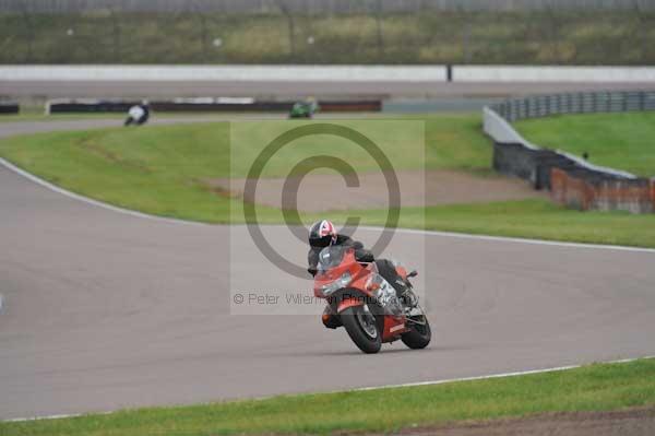 Motorcycle action photographs;Rockingham;Rockingham photographs;Trackday digital images;event digital images;eventdigitalimages;no limits trackday;peter wileman photography;rockingham corby northamptonshire;trackday;trackday photos