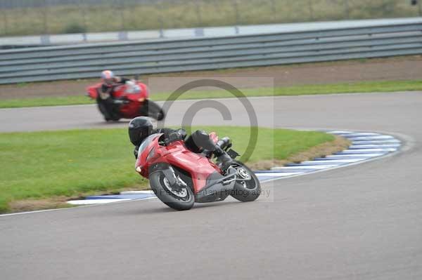 Motorcycle action photographs;Rockingham;Rockingham photographs;Trackday digital images;event digital images;eventdigitalimages;no limits trackday;peter wileman photography;rockingham corby northamptonshire;trackday;trackday photos