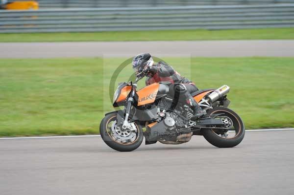 Motorcycle action photographs;Rockingham;Rockingham photographs;Trackday digital images;event digital images;eventdigitalimages;no limits trackday;peter wileman photography;rockingham corby northamptonshire;trackday;trackday photos