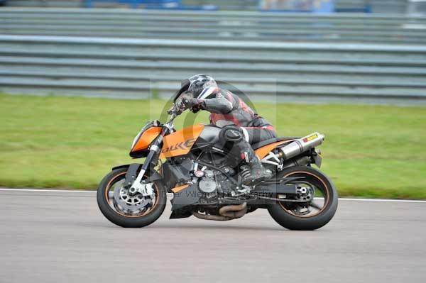 Motorcycle action photographs;Rockingham;Rockingham photographs;Trackday digital images;event digital images;eventdigitalimages;no limits trackday;peter wileman photography;rockingham corby northamptonshire;trackday;trackday photos