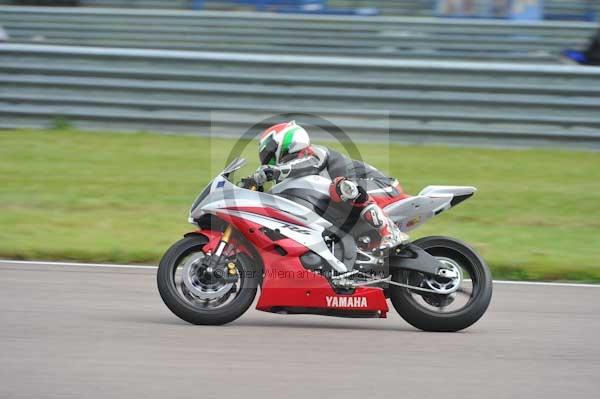 Motorcycle action photographs;Rockingham;Rockingham photographs;Trackday digital images;event digital images;eventdigitalimages;no limits trackday;peter wileman photography;rockingham corby northamptonshire;trackday;trackday photos