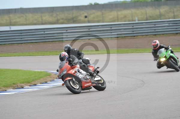 Motorcycle action photographs;Rockingham;Rockingham photographs;Trackday digital images;event digital images;eventdigitalimages;no limits trackday;peter wileman photography;rockingham corby northamptonshire;trackday;trackday photos