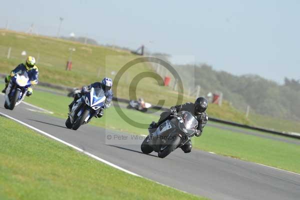 Motorcycle action photographs;Trackday digital images;event digital images;eventdigitalimages;no limits trackday;peter wileman photography;snetterton;snetterton circuit norfolk;snetterton photographs;trackday;trackday photos