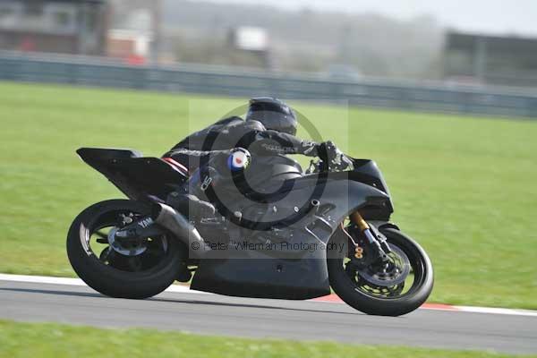 Motorcycle action photographs;Trackday digital images;event digital images;eventdigitalimages;no limits trackday;peter wileman photography;snetterton;snetterton circuit norfolk;snetterton photographs;trackday;trackday photos