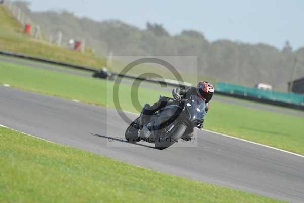 Motorcycle action photographs;Trackday digital images;event digital images;eventdigitalimages;no limits trackday;peter wileman photography;snetterton;snetterton circuit norfolk;snetterton photographs;trackday;trackday photos