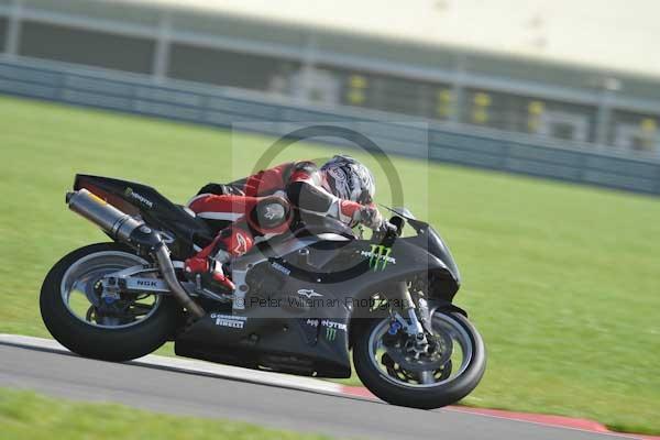 Motorcycle action photographs;Trackday digital images;event digital images;eventdigitalimages;no limits trackday;peter wileman photography;snetterton;snetterton circuit norfolk;snetterton photographs;trackday;trackday photos