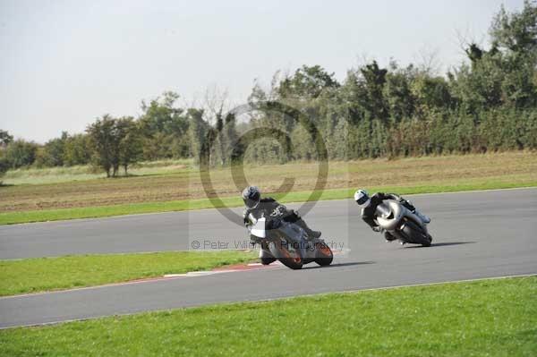 Motorcycle action photographs;Trackday digital images;event digital images;eventdigitalimages;no limits trackday;peter wileman photography;snetterton;snetterton circuit norfolk;snetterton photographs;trackday;trackday photos