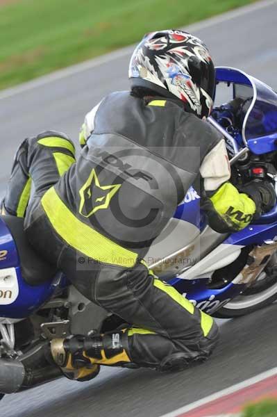 Motorcycle action photographs;Trackday digital images;event digital images;eventdigitalimages;no limits trackday;peter wileman photography;snetterton;snetterton circuit norfolk;snetterton photographs;trackday;trackday photos