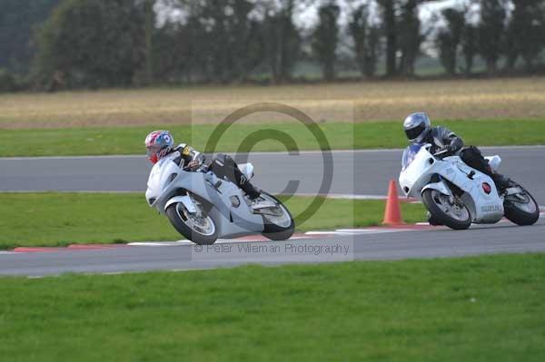 Motorcycle action photographs;Trackday digital images;event digital images;eventdigitalimages;no limits trackday;peter wileman photography;snetterton;snetterton circuit norfolk;snetterton photographs;trackday;trackday photos