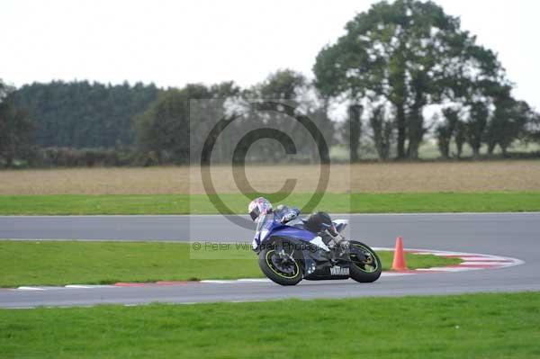 Motorcycle action photographs;Trackday digital images;event digital images;eventdigitalimages;no limits trackday;peter wileman photography;snetterton;snetterton circuit norfolk;snetterton photographs;trackday;trackday photos