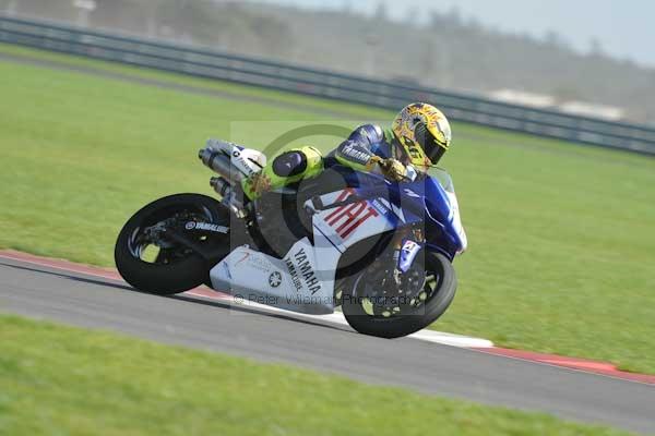 Motorcycle action photographs;Trackday digital images;event digital images;eventdigitalimages;no limits trackday;peter wileman photography;snetterton;snetterton circuit norfolk;snetterton photographs;trackday;trackday photos