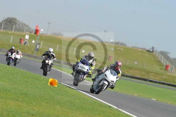 Motorcycle action photographs;Trackday digital images;event digital images;eventdigitalimages;no limits trackday;peter wileman photography;snetterton;snetterton circuit norfolk;snetterton photographs;trackday;trackday photos