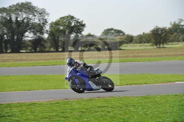 Motorcycle action photographs;Trackday digital images;event digital images;eventdigitalimages;no limits trackday;peter wileman photography;snetterton;snetterton circuit norfolk;snetterton photographs;trackday;trackday photos