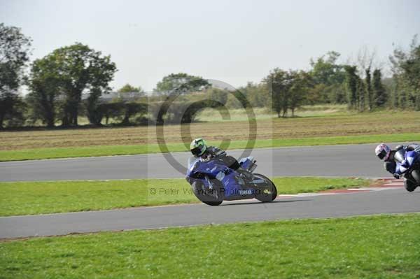 Motorcycle action photographs;Trackday digital images;event digital images;eventdigitalimages;no limits trackday;peter wileman photography;snetterton;snetterton circuit norfolk;snetterton photographs;trackday;trackday photos