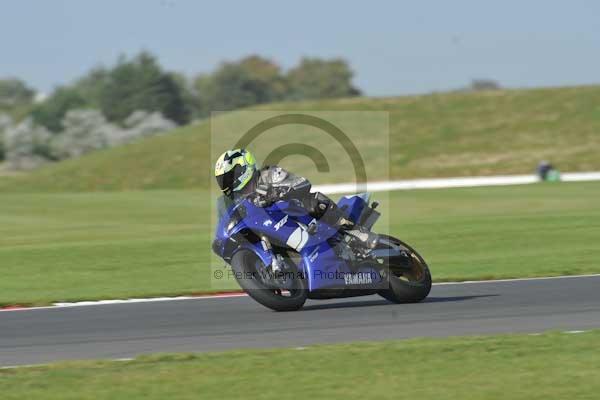 Motorcycle action photographs;Trackday digital images;event digital images;eventdigitalimages;no limits trackday;peter wileman photography;snetterton;snetterton circuit norfolk;snetterton photographs;trackday;trackday photos