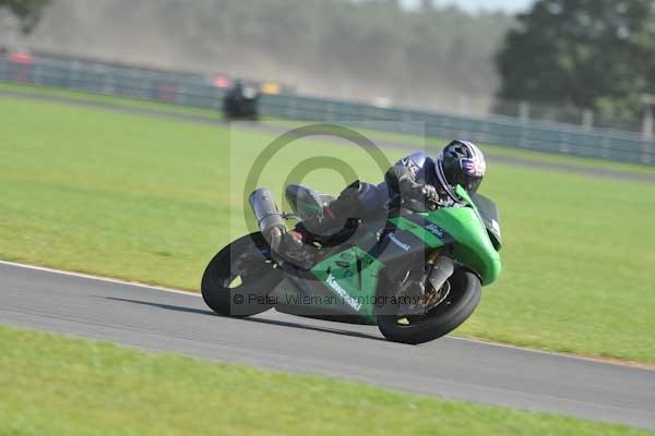 Motorcycle action photographs;Trackday digital images;event digital images;eventdigitalimages;no limits trackday;peter wileman photography;snetterton;snetterton circuit norfolk;snetterton photographs;trackday;trackday photos