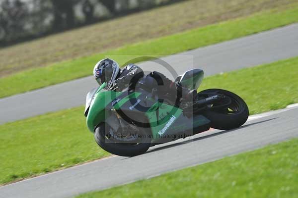 Motorcycle action photographs;Trackday digital images;event digital images;eventdigitalimages;no limits trackday;peter wileman photography;snetterton;snetterton circuit norfolk;snetterton photographs;trackday;trackday photos