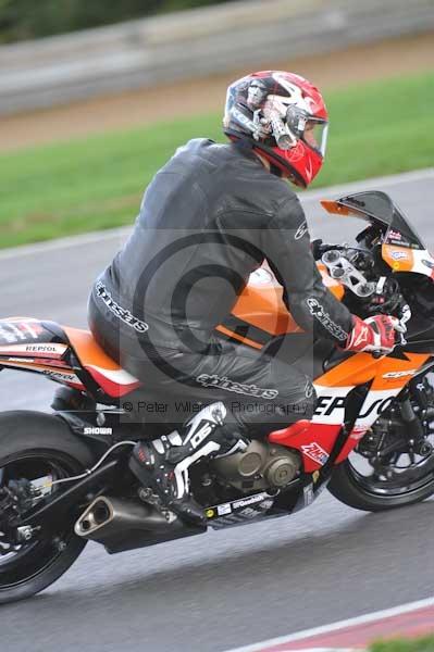 Motorcycle action photographs;Trackday digital images;event digital images;eventdigitalimages;no limits trackday;peter wileman photography;snetterton;snetterton circuit norfolk;snetterton photographs;trackday;trackday photos