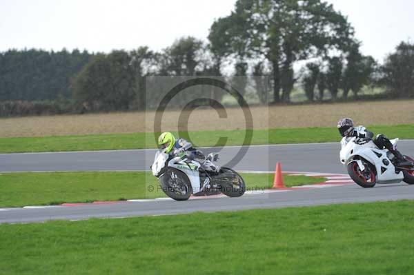 Motorcycle action photographs;Trackday digital images;event digital images;eventdigitalimages;no limits trackday;peter wileman photography;snetterton;snetterton circuit norfolk;snetterton photographs;trackday;trackday photos