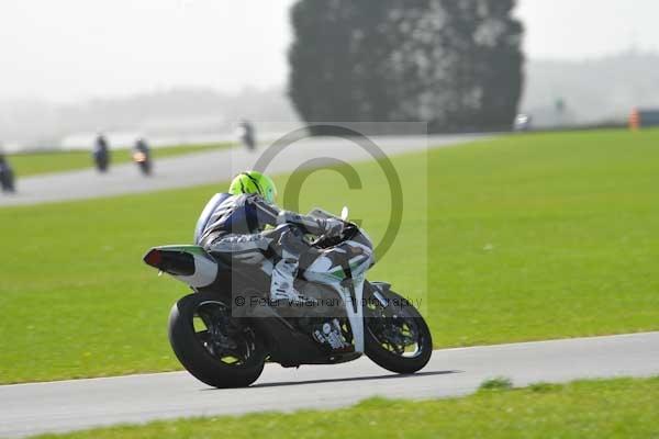 Motorcycle action photographs;Trackday digital images;event digital images;eventdigitalimages;no limits trackday;peter wileman photography;snetterton;snetterton circuit norfolk;snetterton photographs;trackday;trackday photos