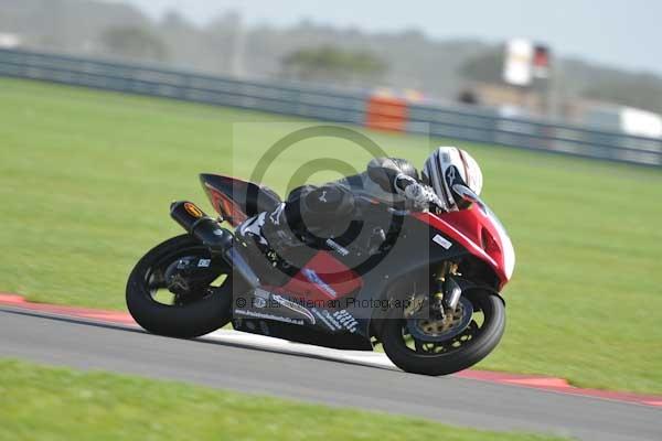 Motorcycle action photographs;Trackday digital images;event digital images;eventdigitalimages;no limits trackday;peter wileman photography;snetterton;snetterton circuit norfolk;snetterton photographs;trackday;trackday photos