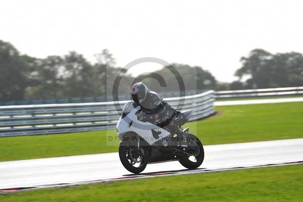 Motorcycle action photographs;Trackday digital images;event digital images;eventdigitalimages;no limits trackday;peter wileman photography;snetterton;snetterton circuit norfolk;snetterton photographs;trackday;trackday photos